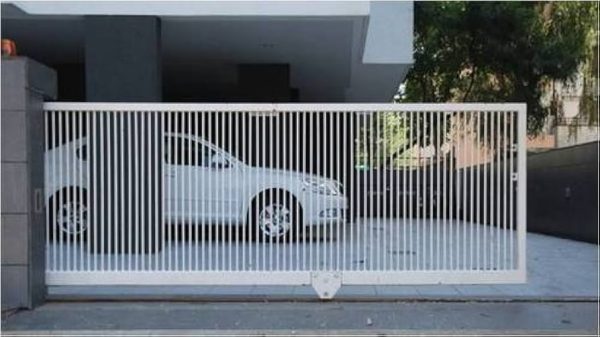 Automatic Sliding Gate - Fencing Supplies Canberra | Glass Pool Fence ...